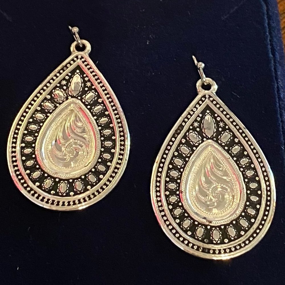 NIB Montana Silversmiths Teardrop Earrings